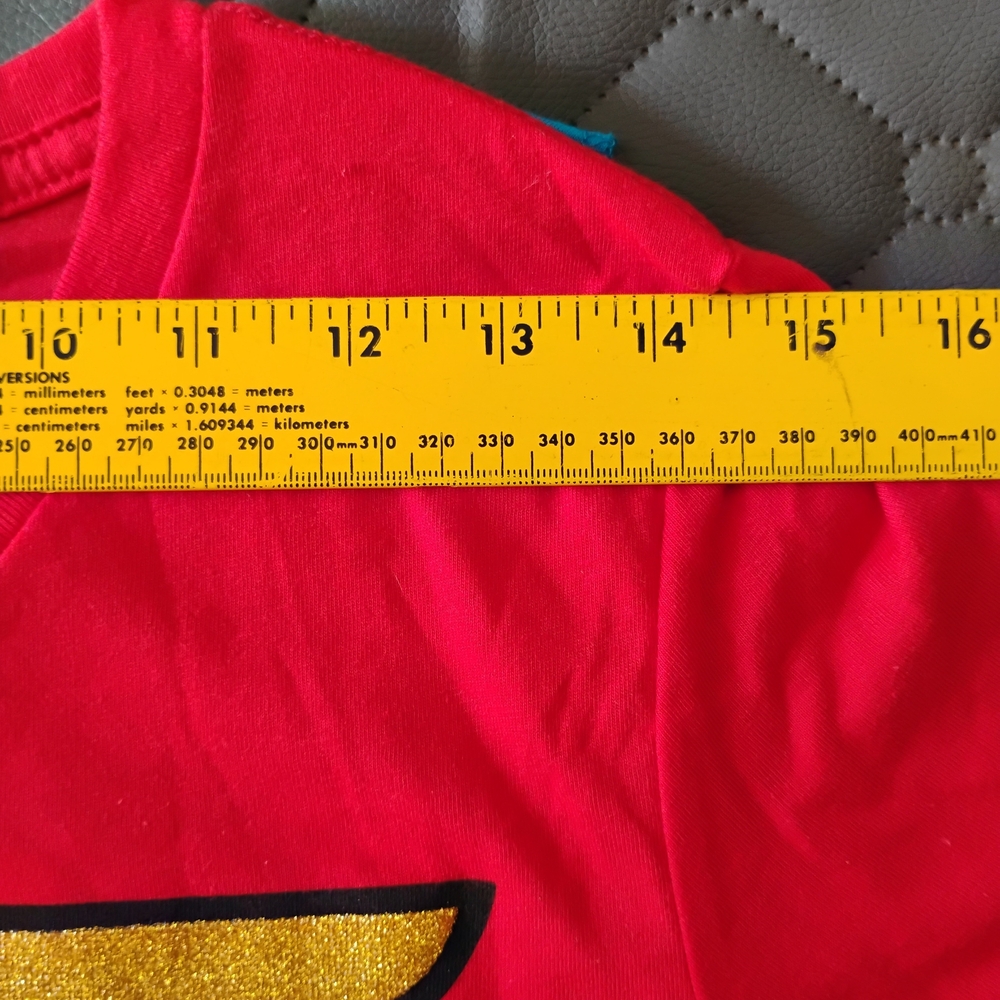 WONDER WOMAN SHIRT AND CAPE HALLOWEEN COSTUME SIZE LARGE FOR WOMEN OR TEEN - NEW - Picture 8 of 12